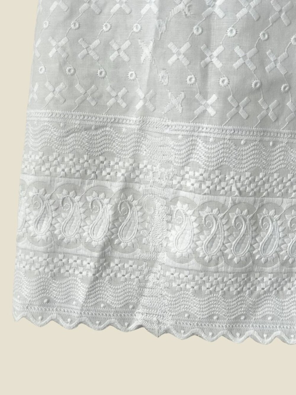 Source Unknown White Wide-Leg Eyelet Pants - Picture 3 of 4